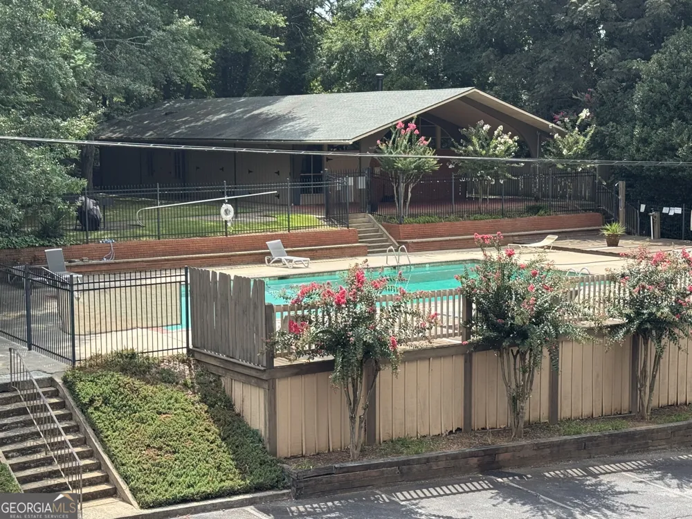 250 Little ST Athens, GA 30605