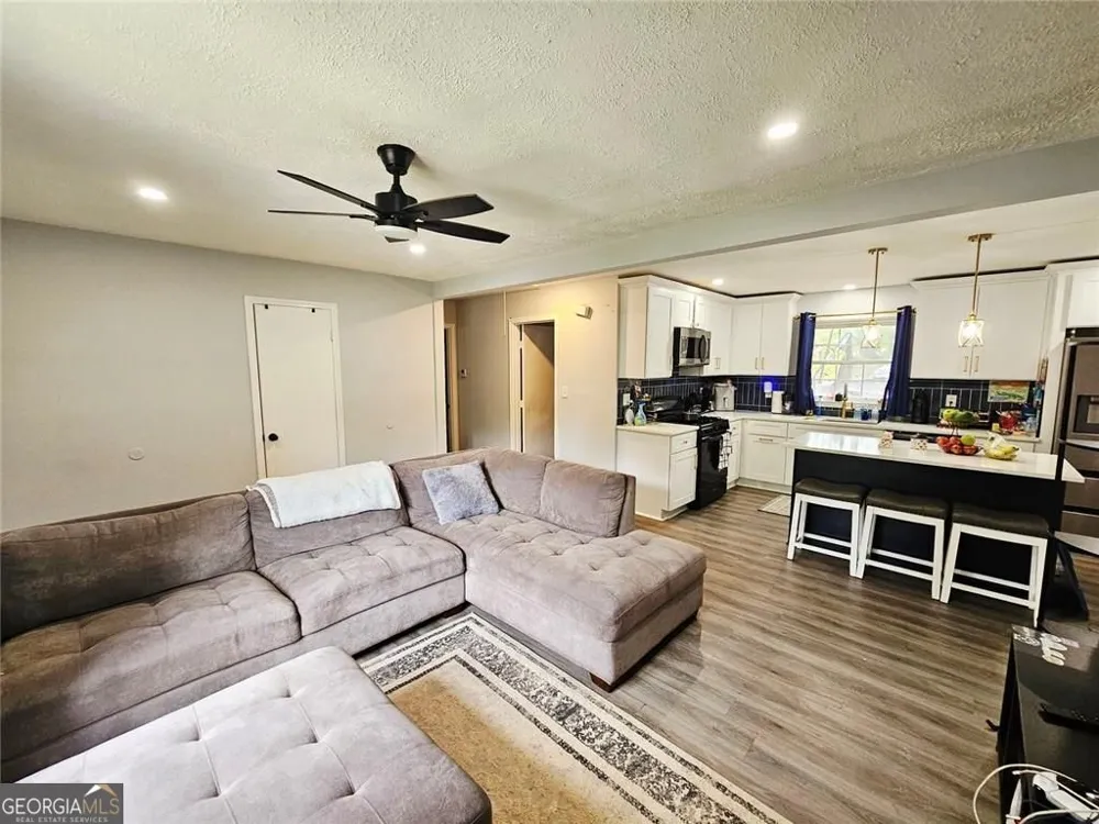 2096 Venesa Circle CIR Austell, GA 30168