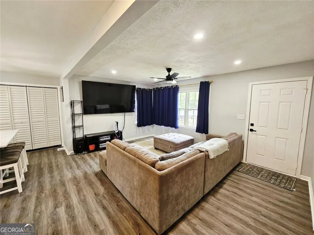 2096 Venesa Circle CIR Austell, GA 30168