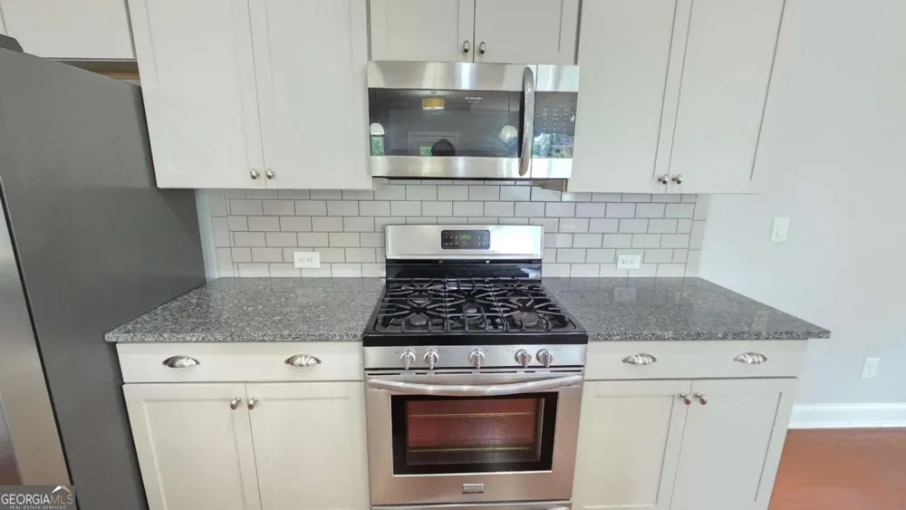 2339 Village Grove DR Suwanee, GA 30024