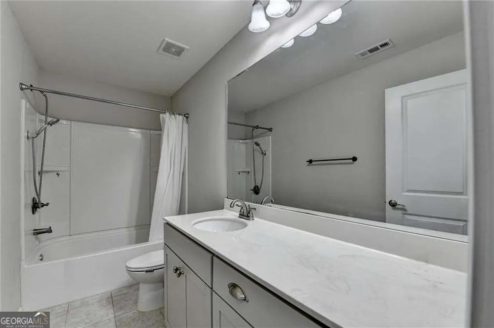 2339 Village Grove DR Suwanee, GA 30024