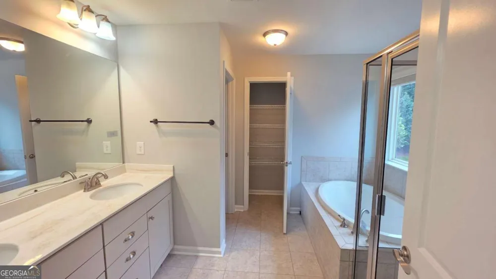 2339 Village Grove DR Suwanee, GA 30024