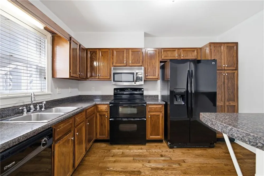 7500 Roswell Road #6 Sandy Springs, GA 30350