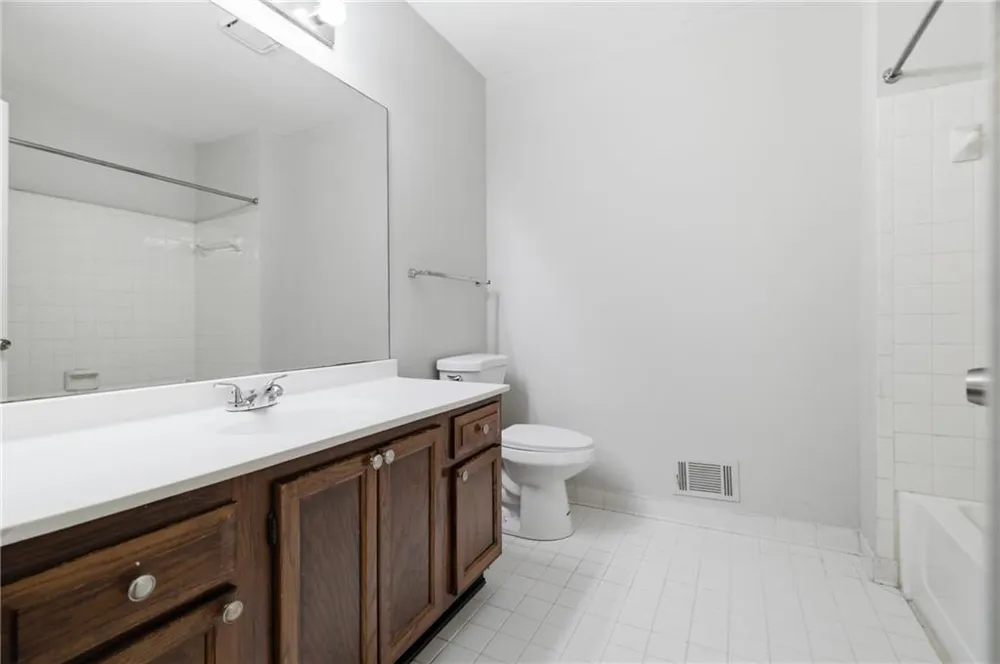 7500 Roswell Road #6 Sandy Springs, GA 30350