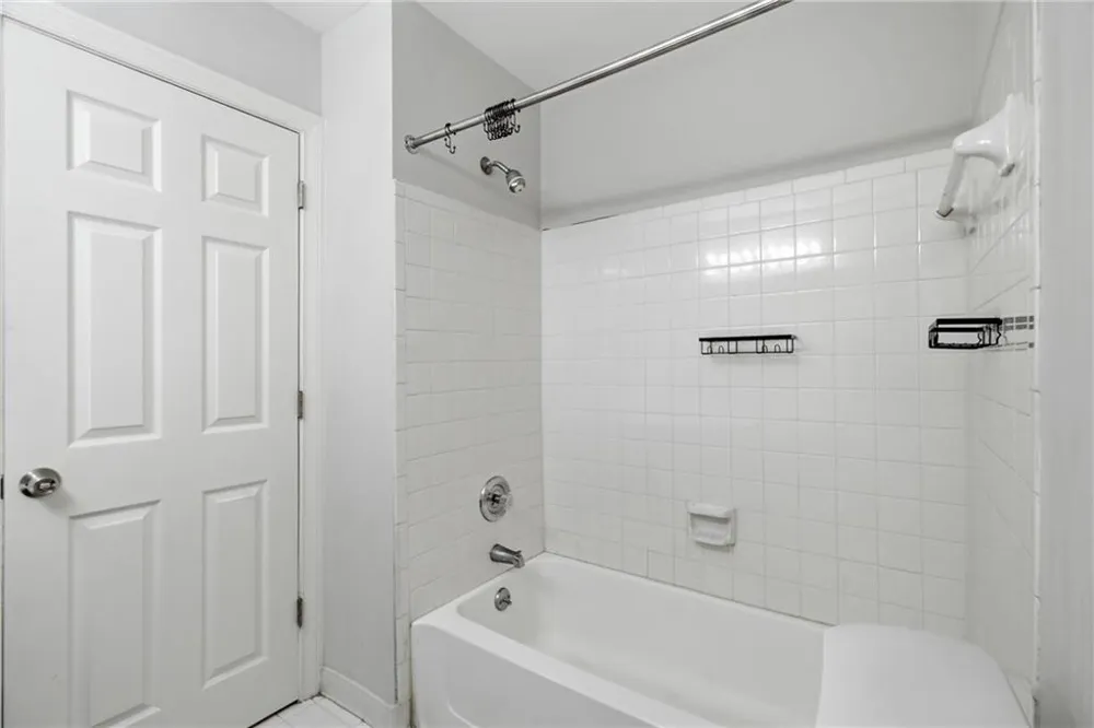 7500 Roswell Road #6 Sandy Springs, GA 30350