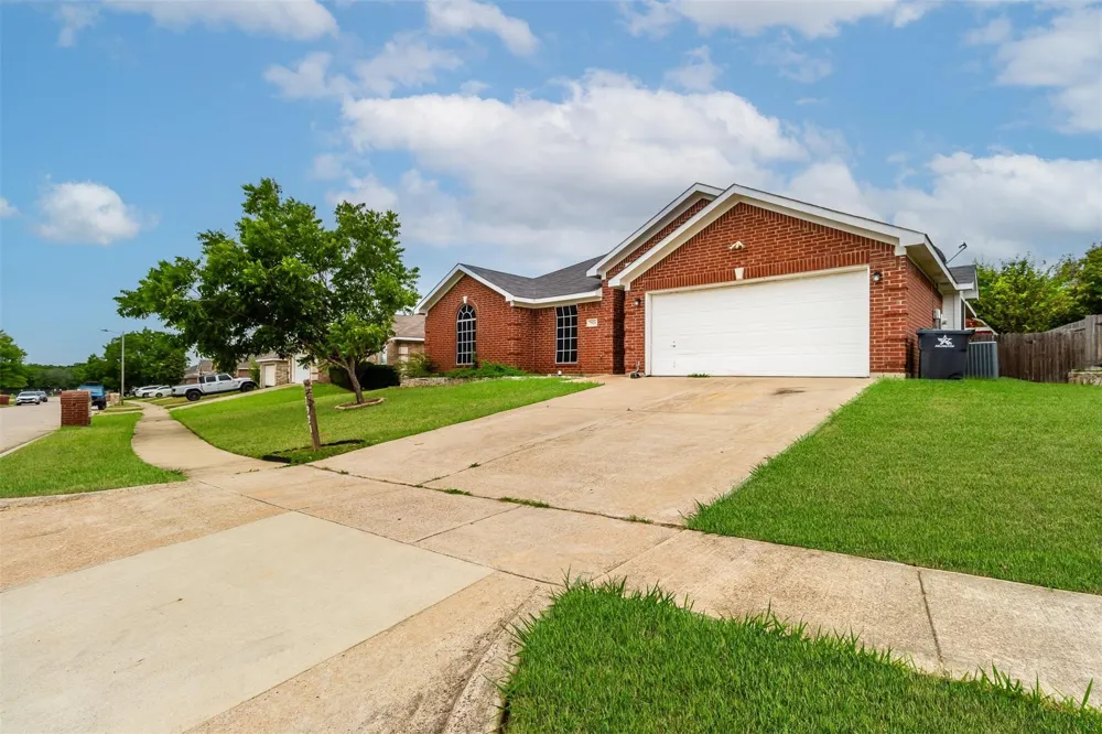 7921 Rattlers Court Arlington, TX 76002
