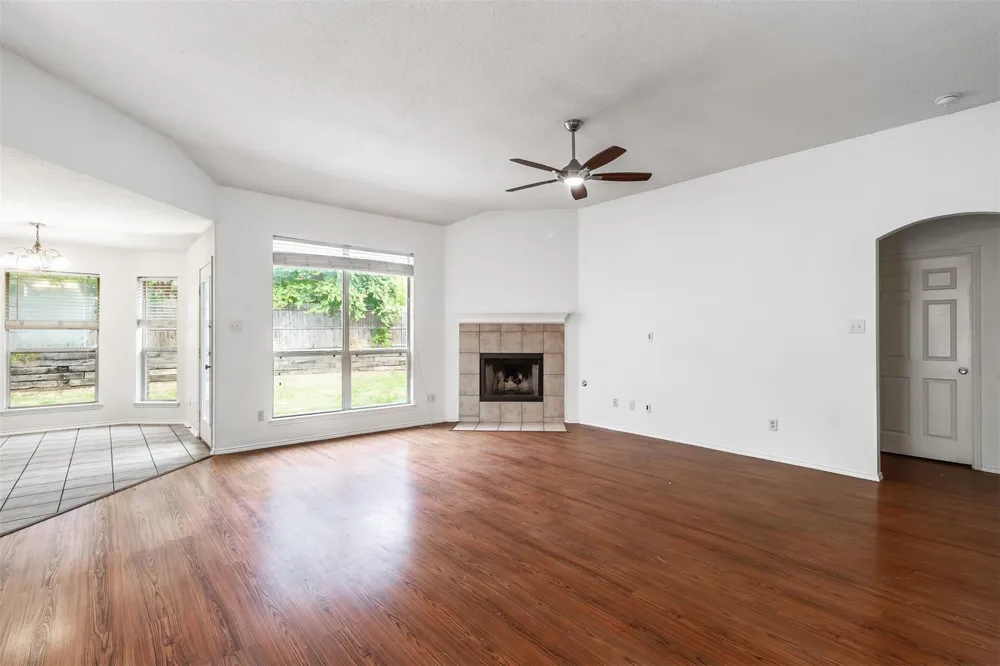 7921 Rattlers Court Arlington, TX 76002