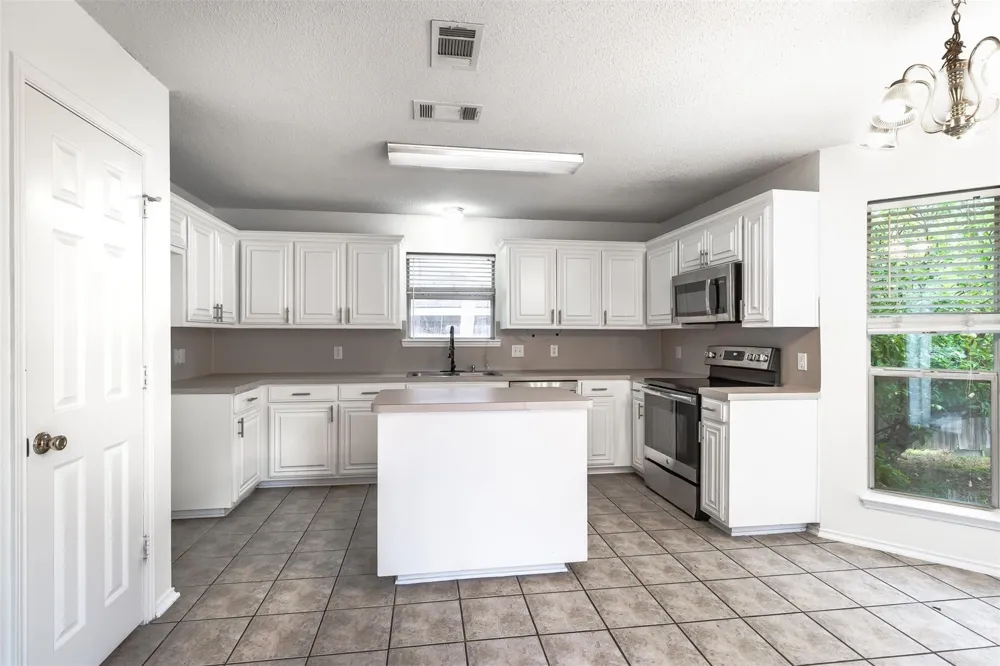 7921 Rattlers Court Arlington, TX 76002