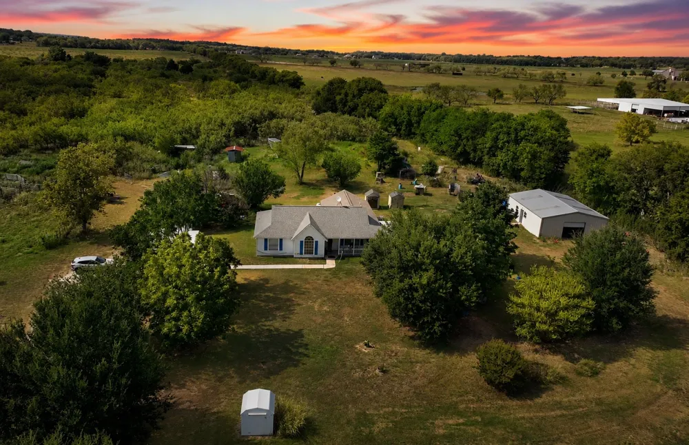 820 Brigman Road Maypearl, TX 76064