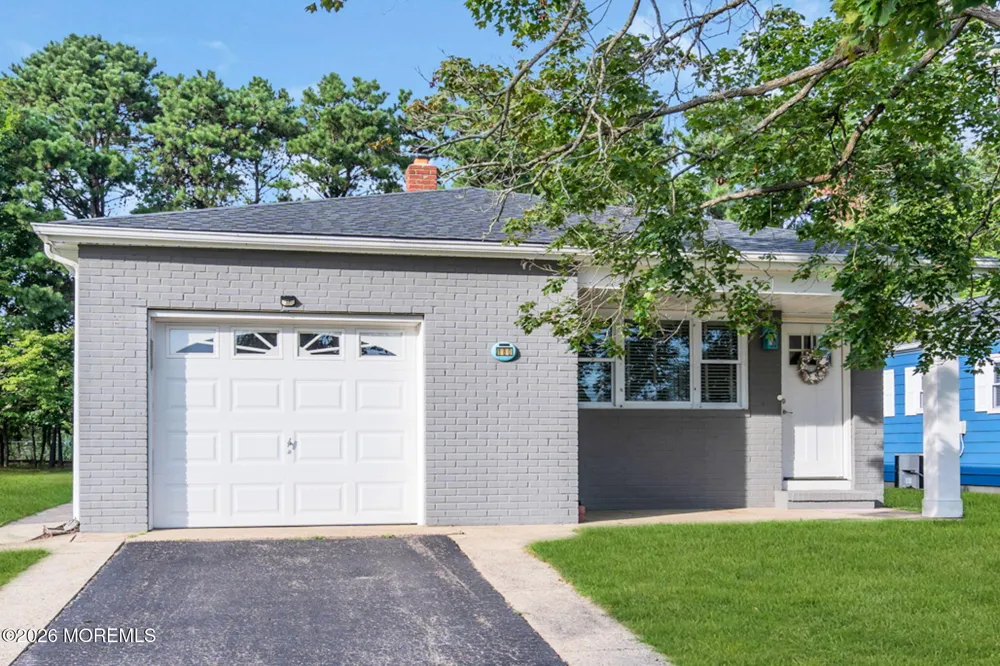 180 Biabou Drive Toms River, NJ 08757