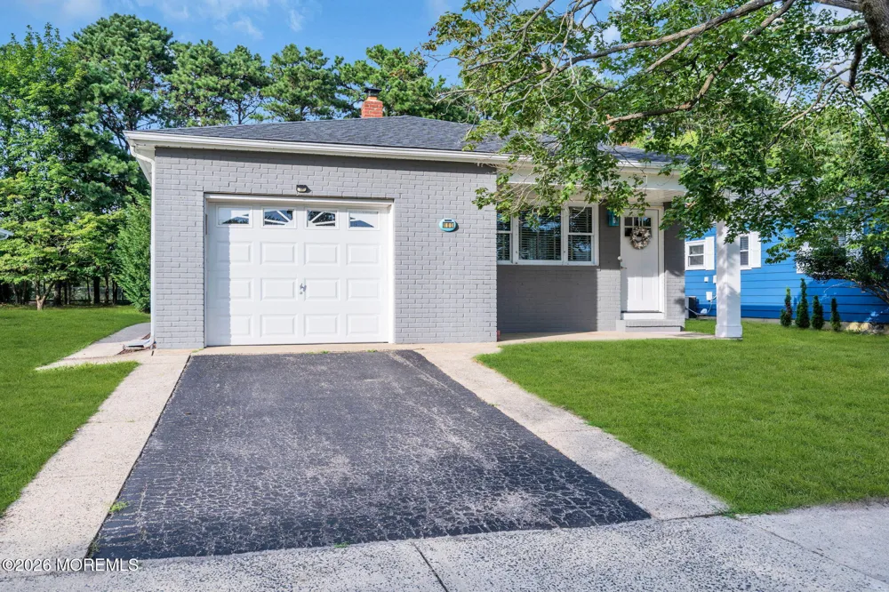 180 Biabou Drive Toms River, NJ 08757