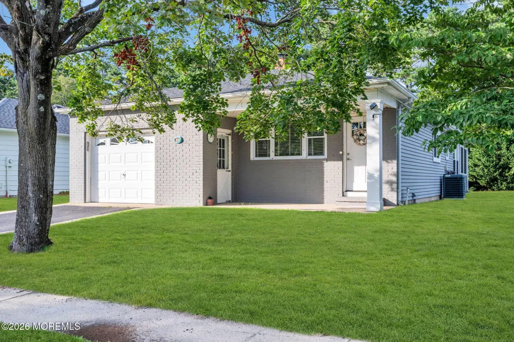 180 Biabou Drive Toms River, NJ 08757
