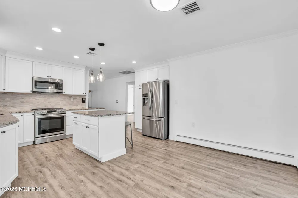 180 Biabou Drive Toms River, NJ 08757