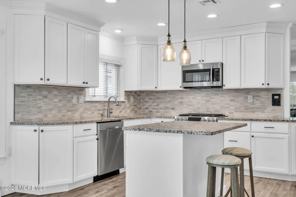 180 Biabou Drive Toms River, NJ 08757