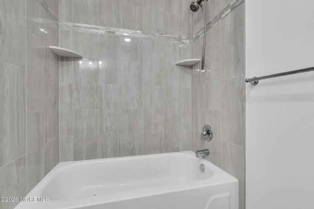 180 Biabou Drive Toms River, NJ 08757