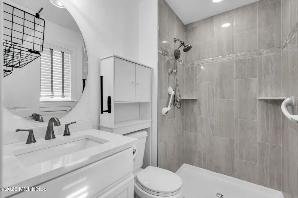 180 Biabou Drive Toms River, NJ 08757