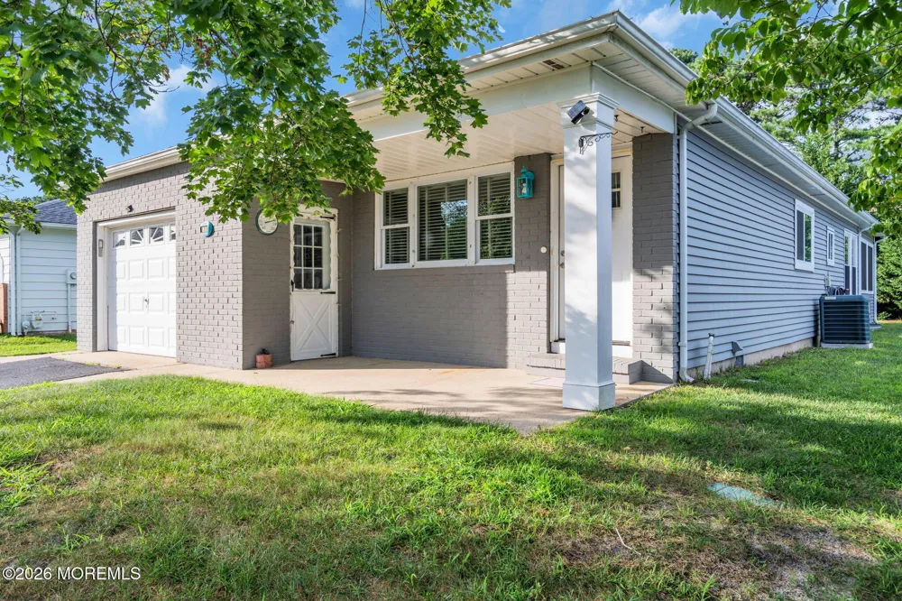 180 Biabou Drive Toms River, NJ 08757