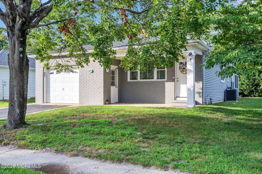 180 Biabou Drive Toms River, NJ 08757