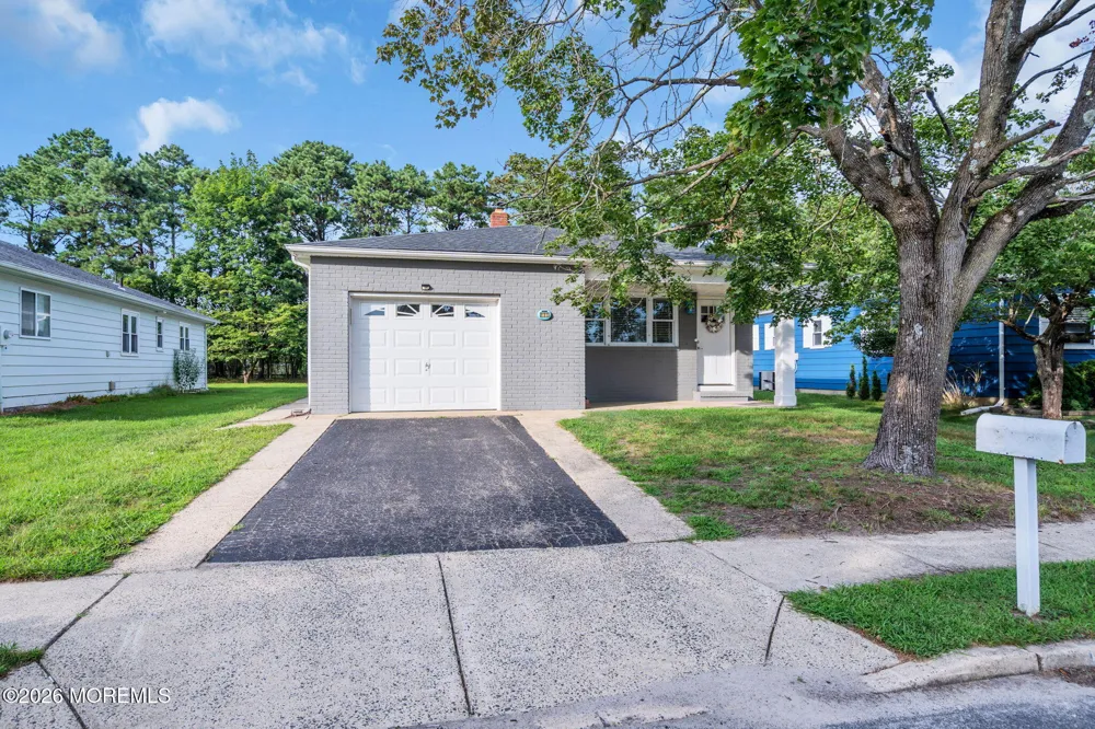 180 Biabou Drive Toms River, NJ 08757