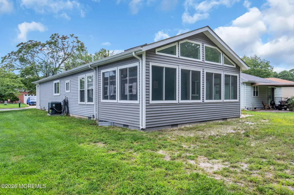 180 Biabou Drive Toms River, NJ 08757
