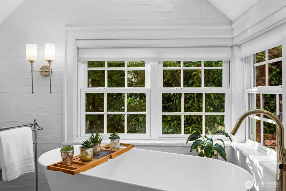 4814 194th Avenue SE Issaquah, WA 98027
