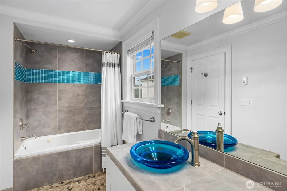 4814 194th Avenue SE Issaquah, WA 98027