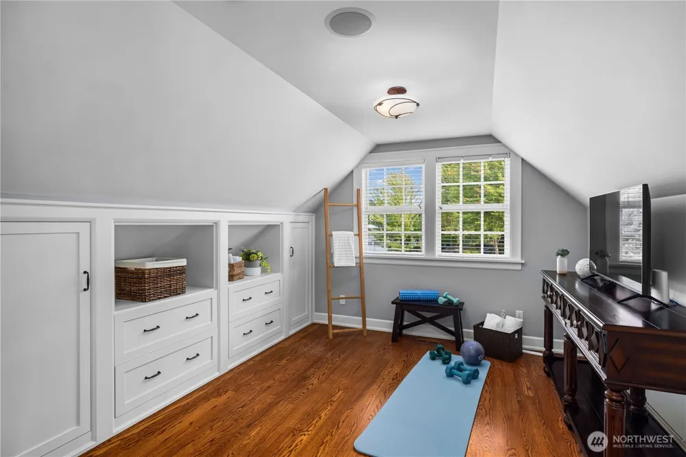 4814 194th Avenue SE Issaquah, WA 98027