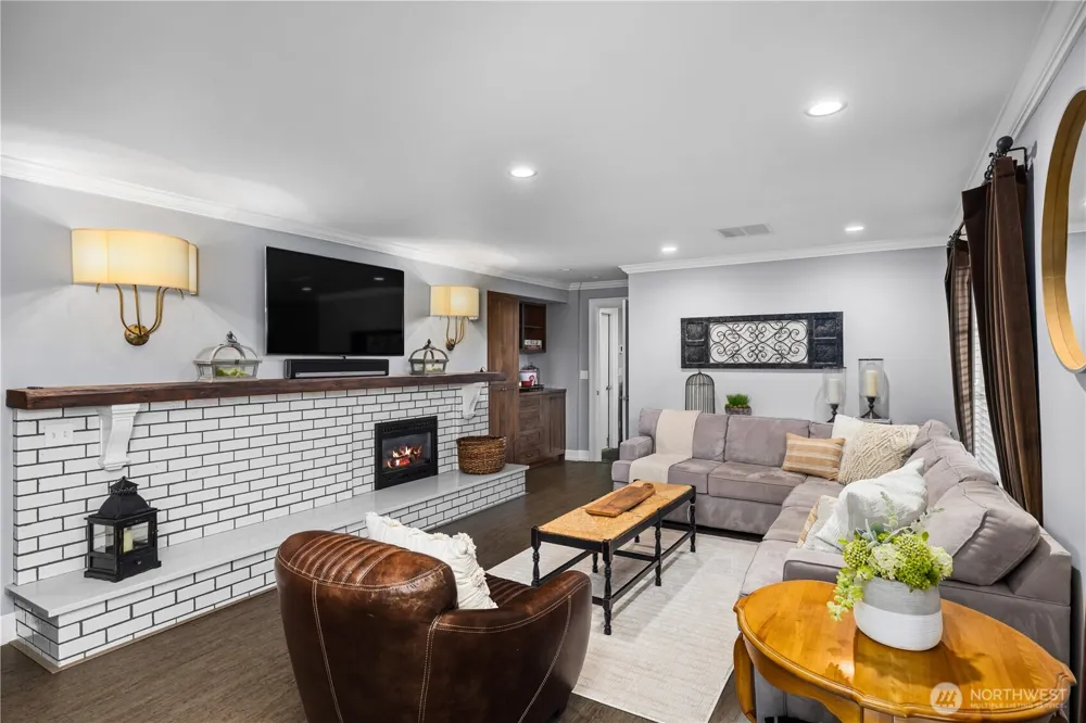 4814 194th Avenue SE Issaquah, WA 98027