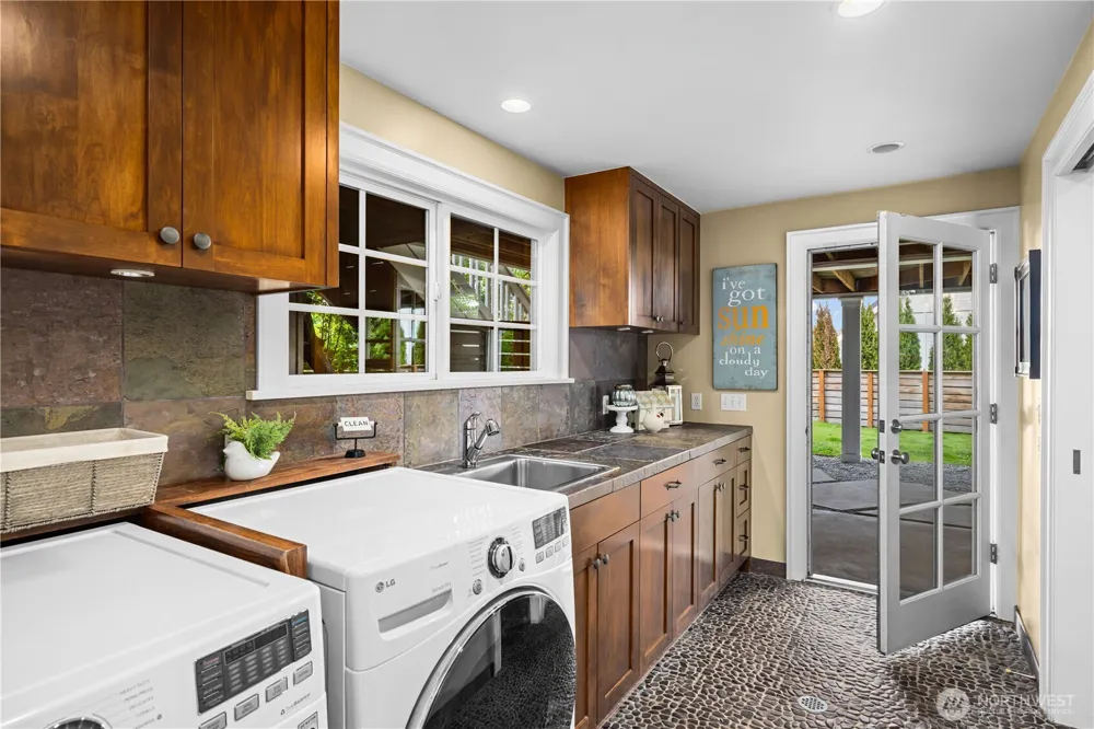 4814 194th Avenue SE Issaquah, WA 98027