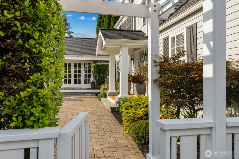 4814 194th Avenue SE Issaquah, WA 98027