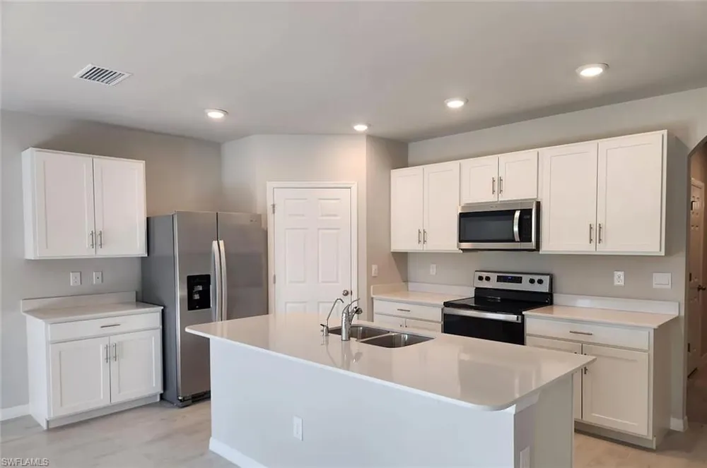 20580 Charles Street Alva, FL 33920