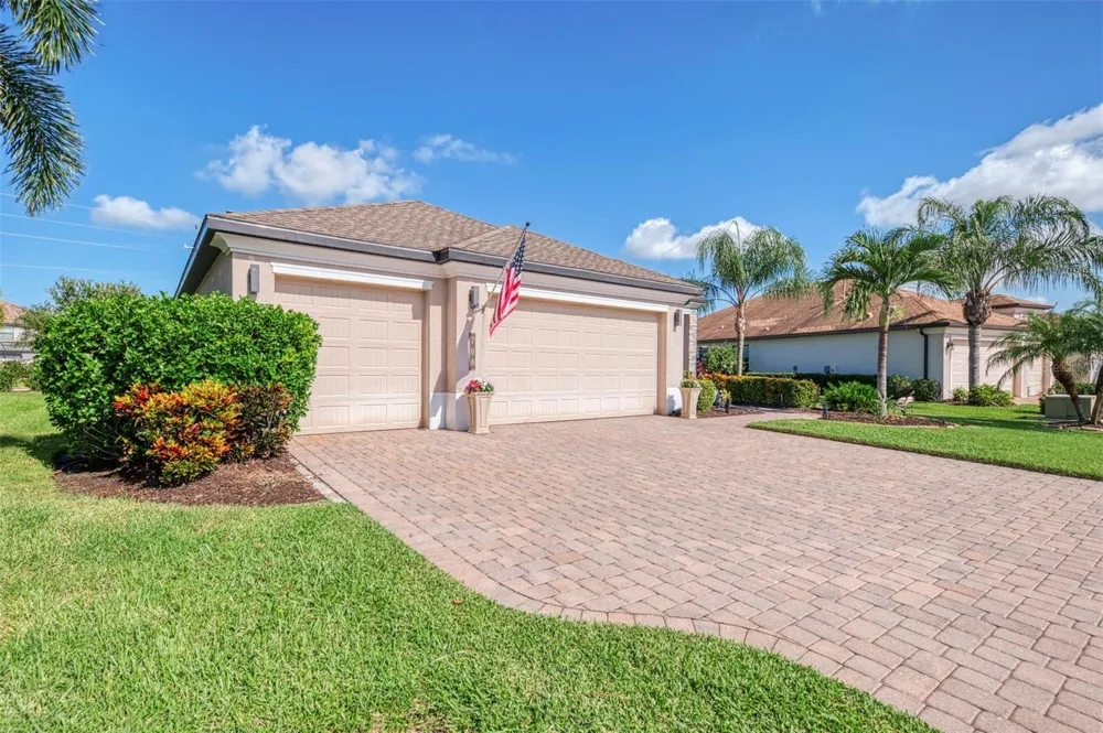 708 ROSEMARY CIRCLE Bradenton, FL 34212