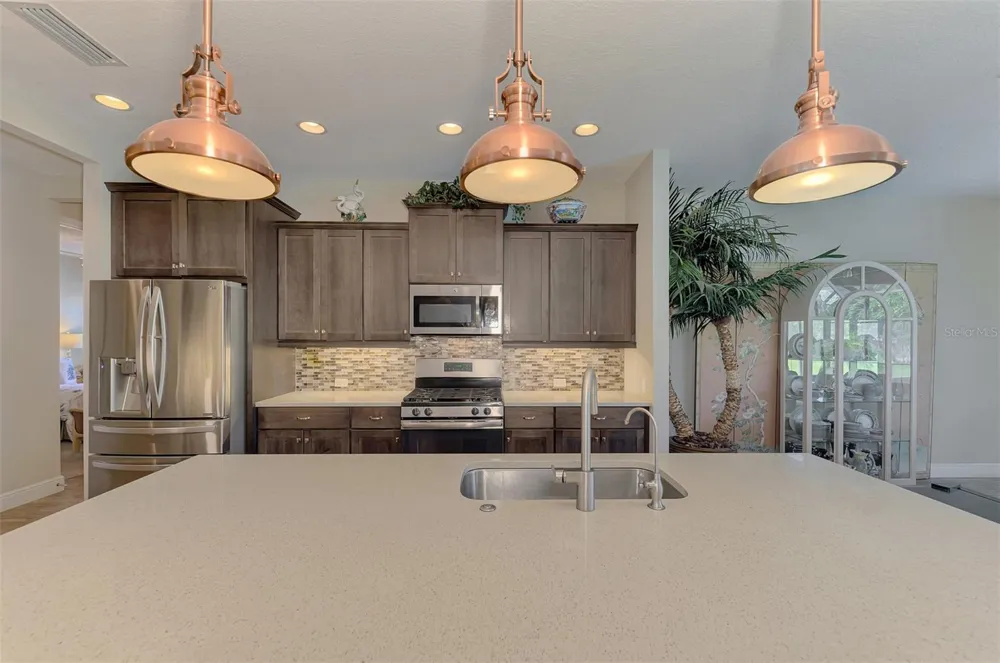 708 ROSEMARY CIRCLE Bradenton, FL 34212