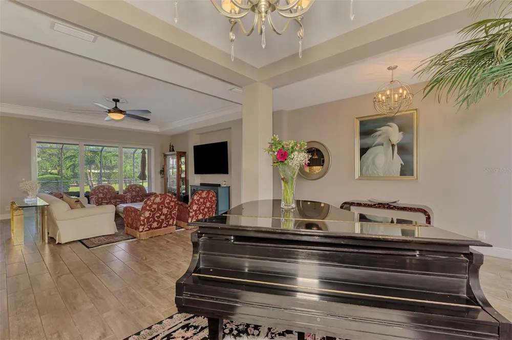 708 ROSEMARY CIRCLE Bradenton, FL 34212