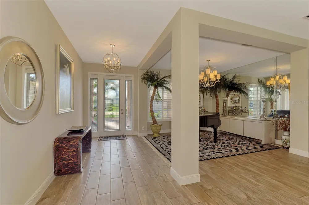 708 ROSEMARY CIRCLE Bradenton, FL 34212