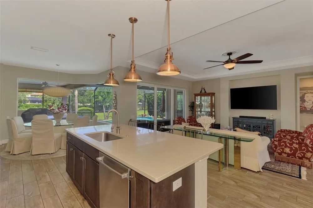 708 ROSEMARY CIRCLE Bradenton, FL 34212