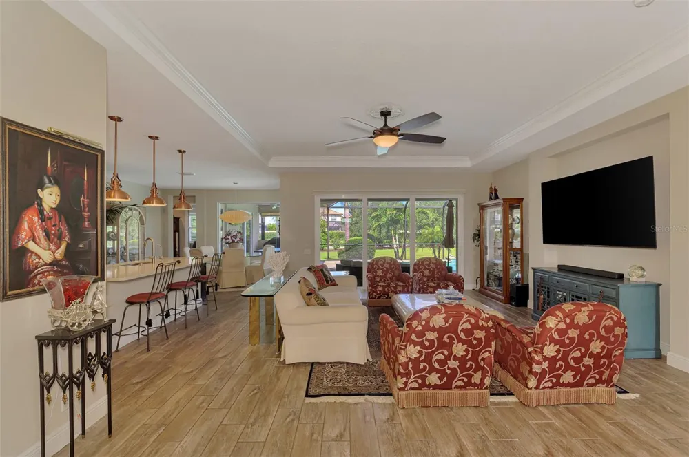 708 ROSEMARY CIRCLE Bradenton, FL 34212