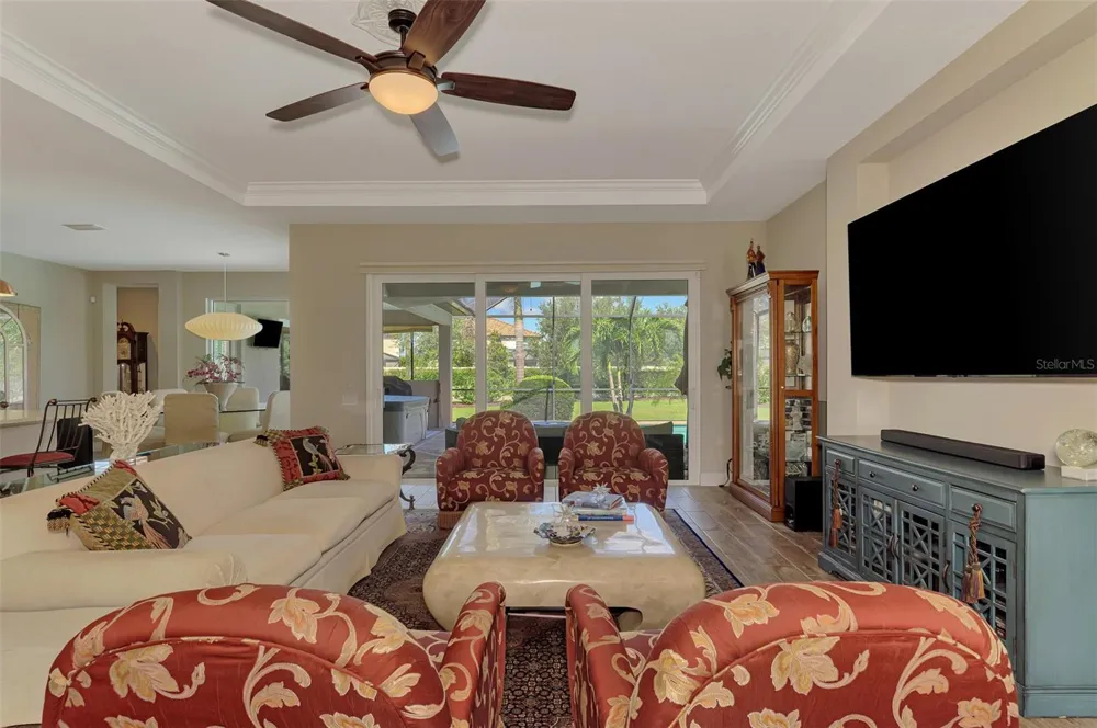 708 ROSEMARY CIRCLE Bradenton, FL 34212