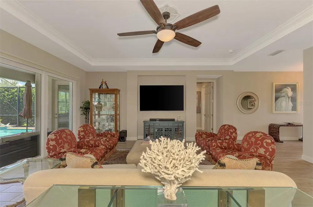 708 ROSEMARY CIRCLE Bradenton, FL 34212