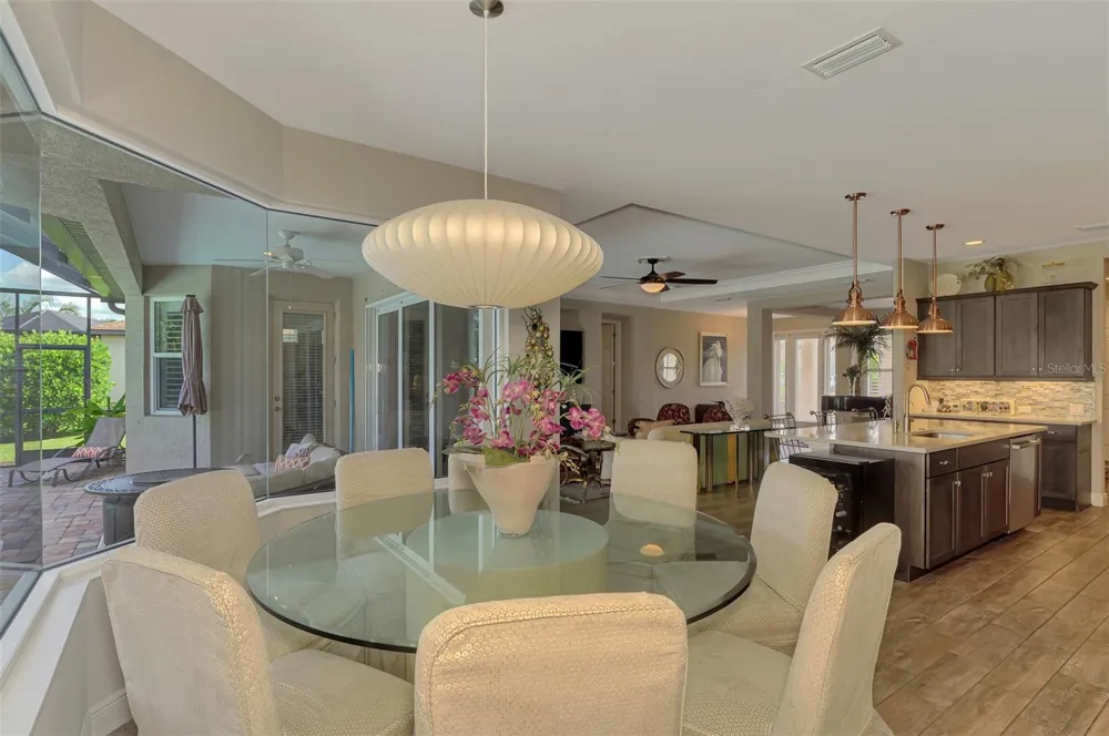 708 ROSEMARY CIRCLE Bradenton, FL 34212