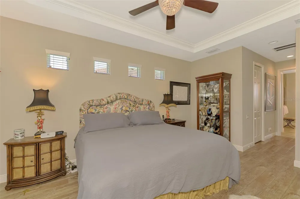 708 ROSEMARY CIRCLE Bradenton, FL 34212