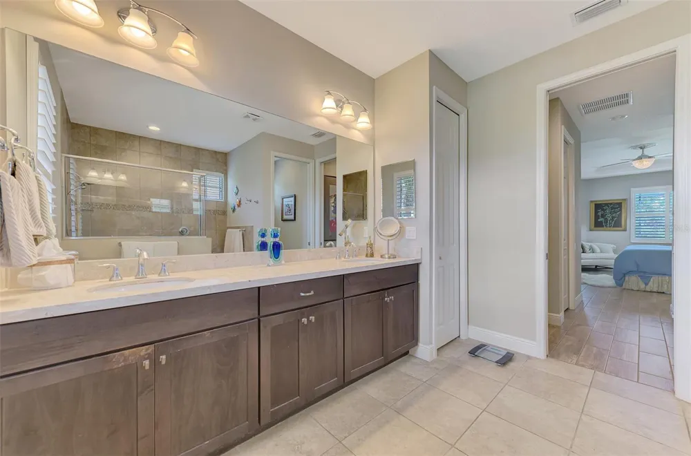 708 ROSEMARY CIRCLE Bradenton, FL 34212