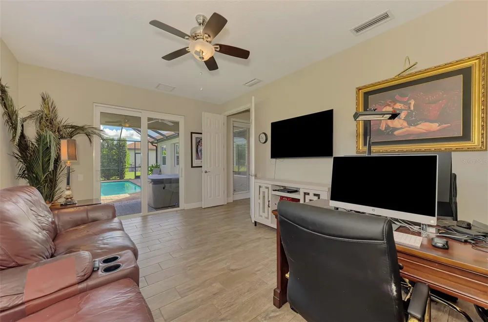 708 ROSEMARY CIRCLE Bradenton, FL 34212