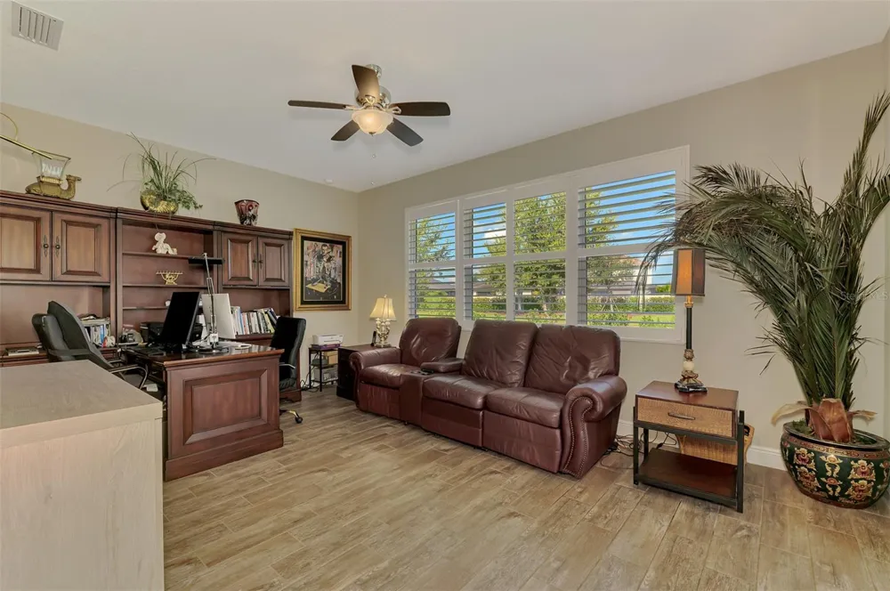 708 ROSEMARY CIRCLE Bradenton, FL 34212