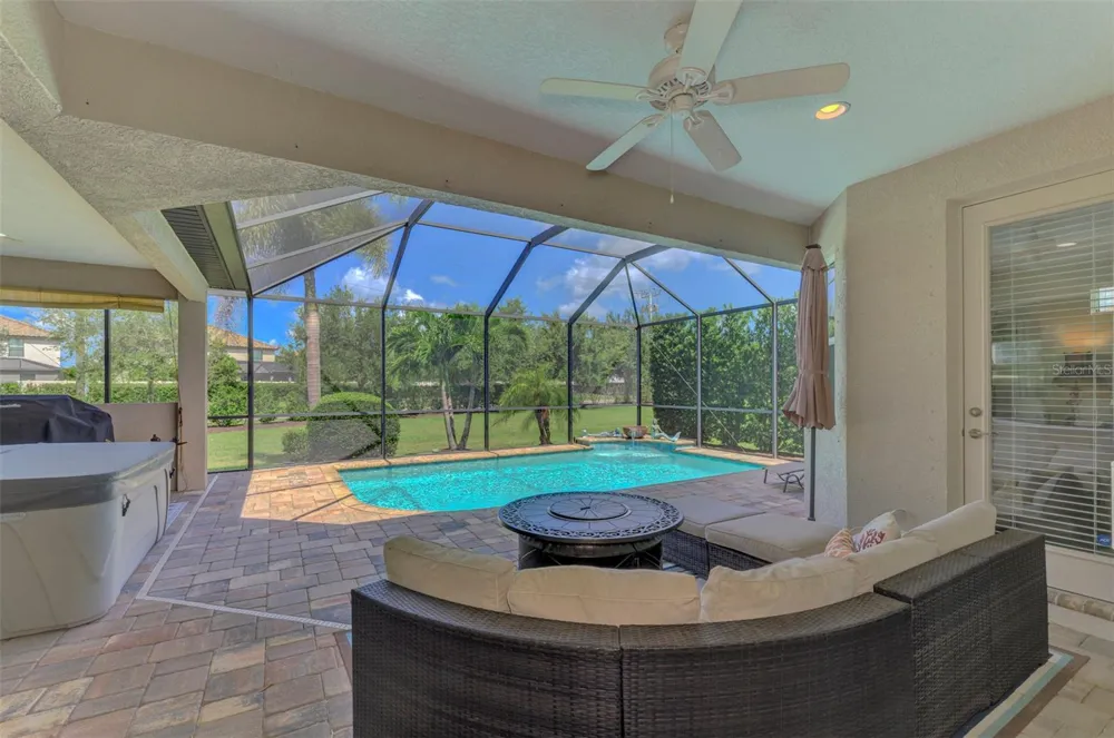 708 ROSEMARY CIRCLE Bradenton, FL 34212