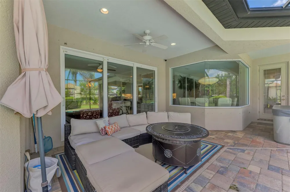 708 ROSEMARY CIRCLE Bradenton, FL 34212