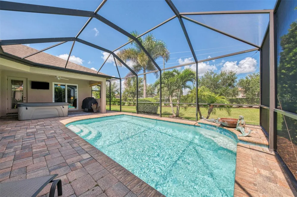 708 ROSEMARY CIRCLE Bradenton, FL 34212