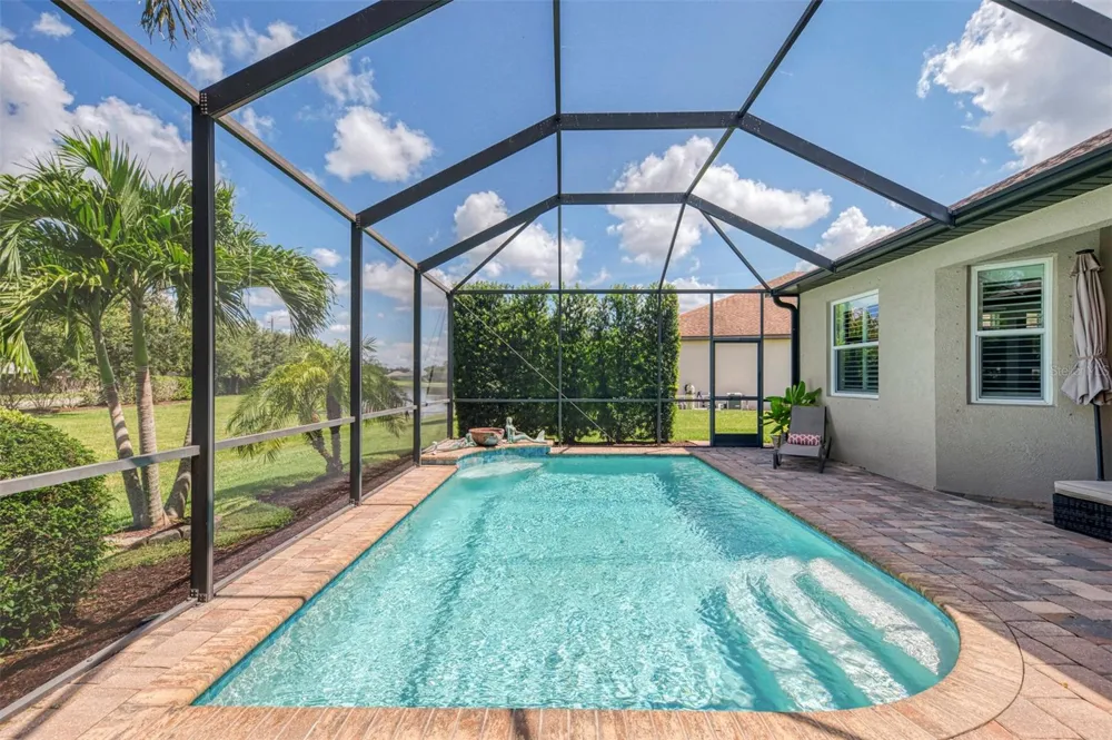 708 ROSEMARY CIRCLE Bradenton, FL 34212