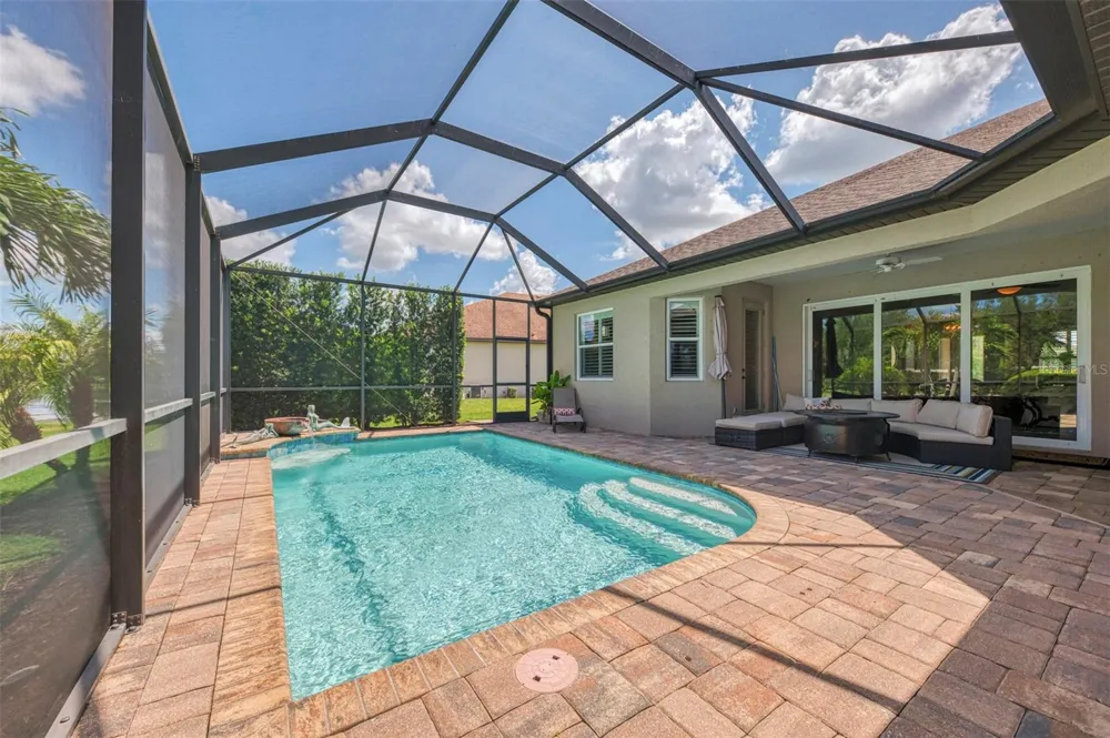 708 ROSEMARY CIRCLE Bradenton, FL 34212