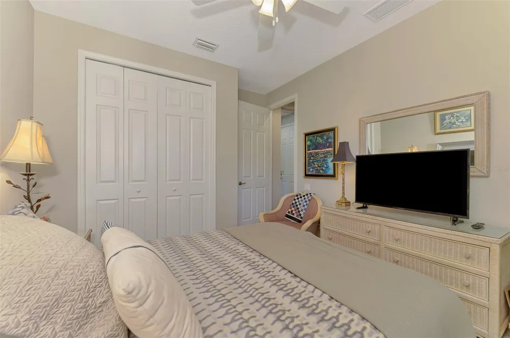708 ROSEMARY CIRCLE Bradenton, FL 34212